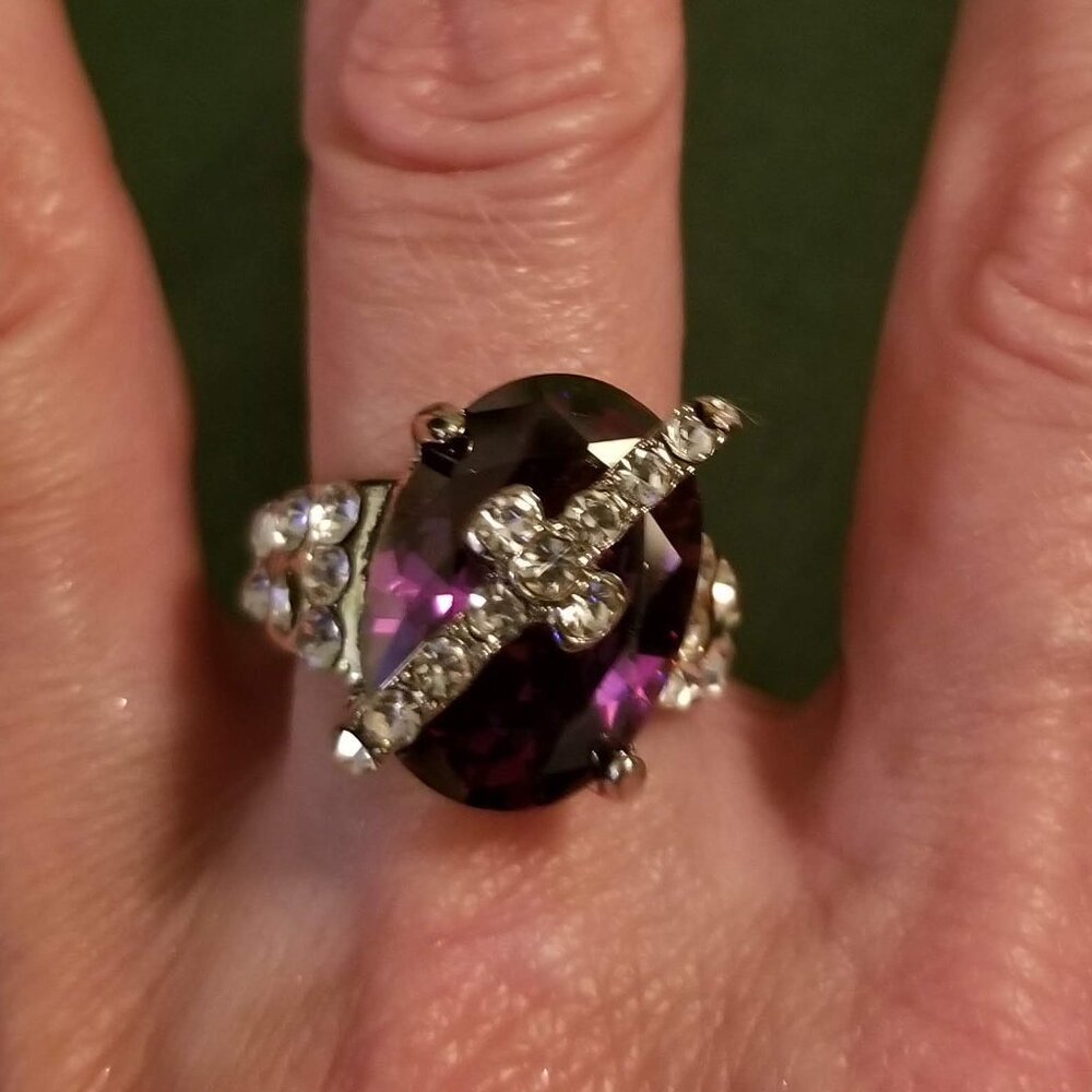 Gorgeous purple crystal ring, size 6.75